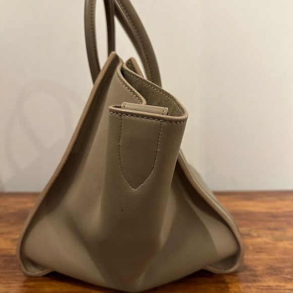 Celine Luggage Medium Bag AVAILABLE TILL 06/01 - Picture 5 of 13